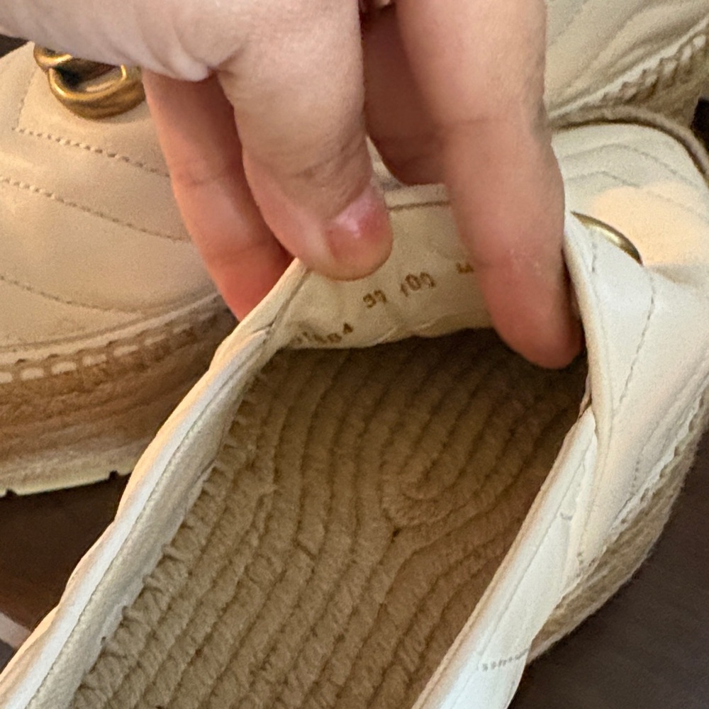 Gucci Women's Beige Espadrille Flats ( worn twice) - Picture 5 of 7